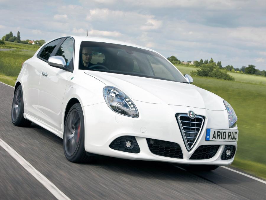  Alfa Romeo Giulietta 2010 года  (UK) (фото 57 из 67)